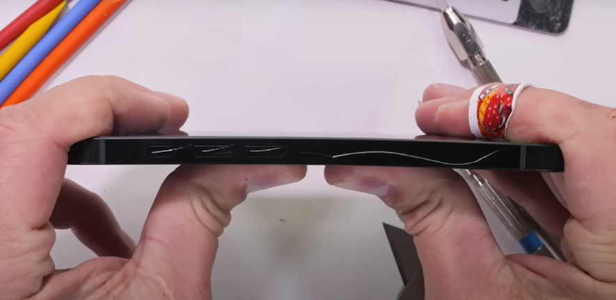 Apple Replaces iPhone SE with iPhone 16e: Durability and Features Tested